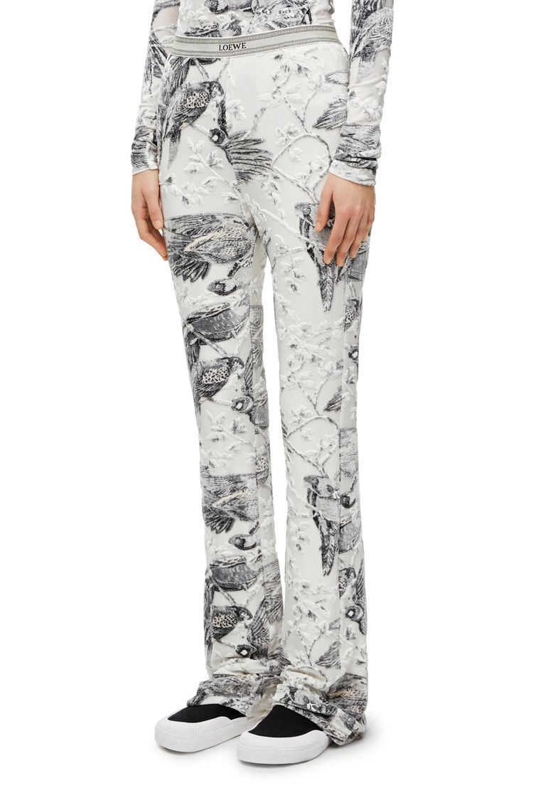 Trousers in viscose blend
