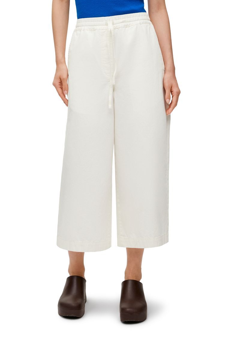 Cropped trousers in denim