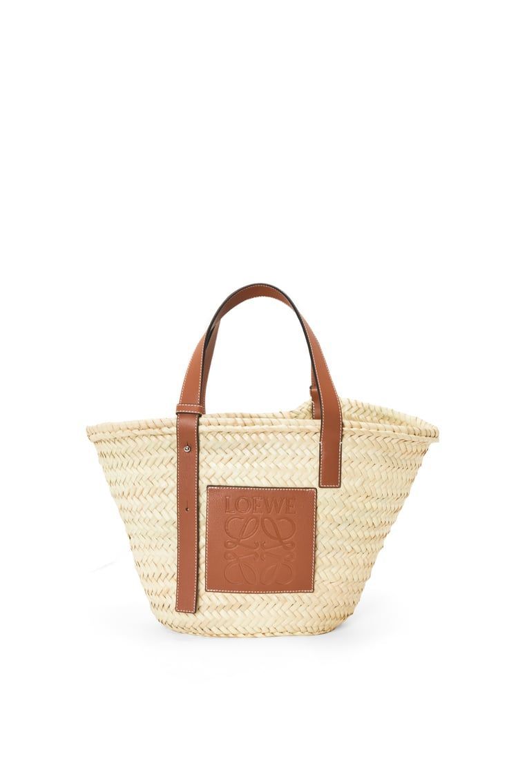 Basket bag in palm leaf and calfskin & Fish drawstring pouch in denim