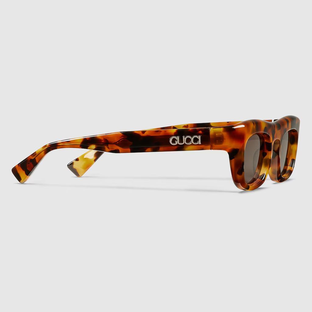 Oval frame sunglasses