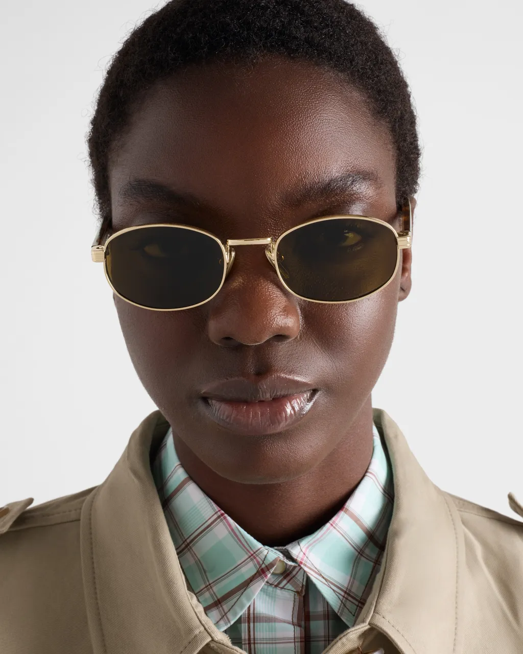 Sunglasses With The Iconic Metal Plaque