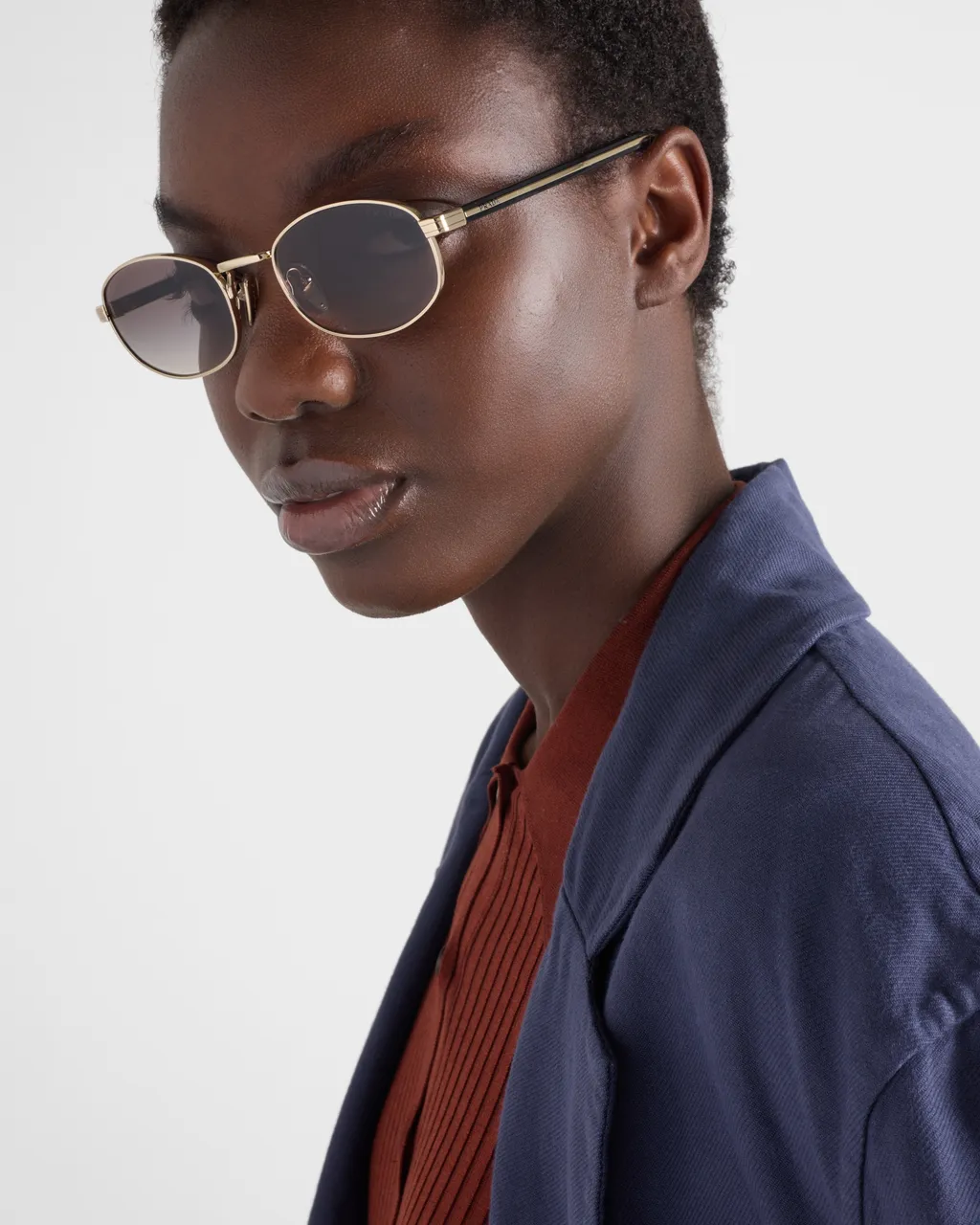 Sunglasses With The Iconic Metal Plaque