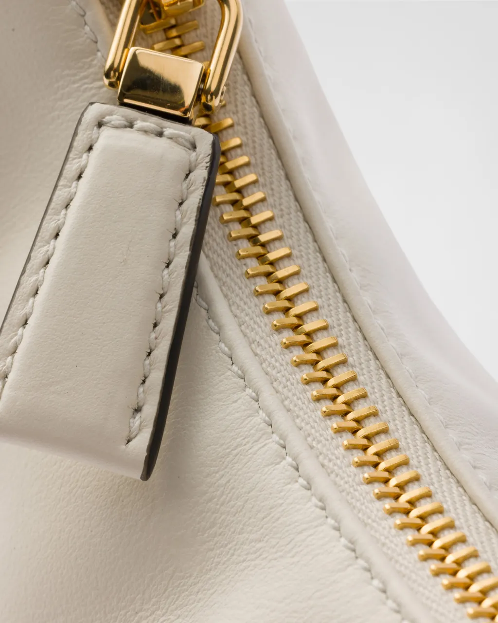 Prada Re-Edition 2005 Leather Bag