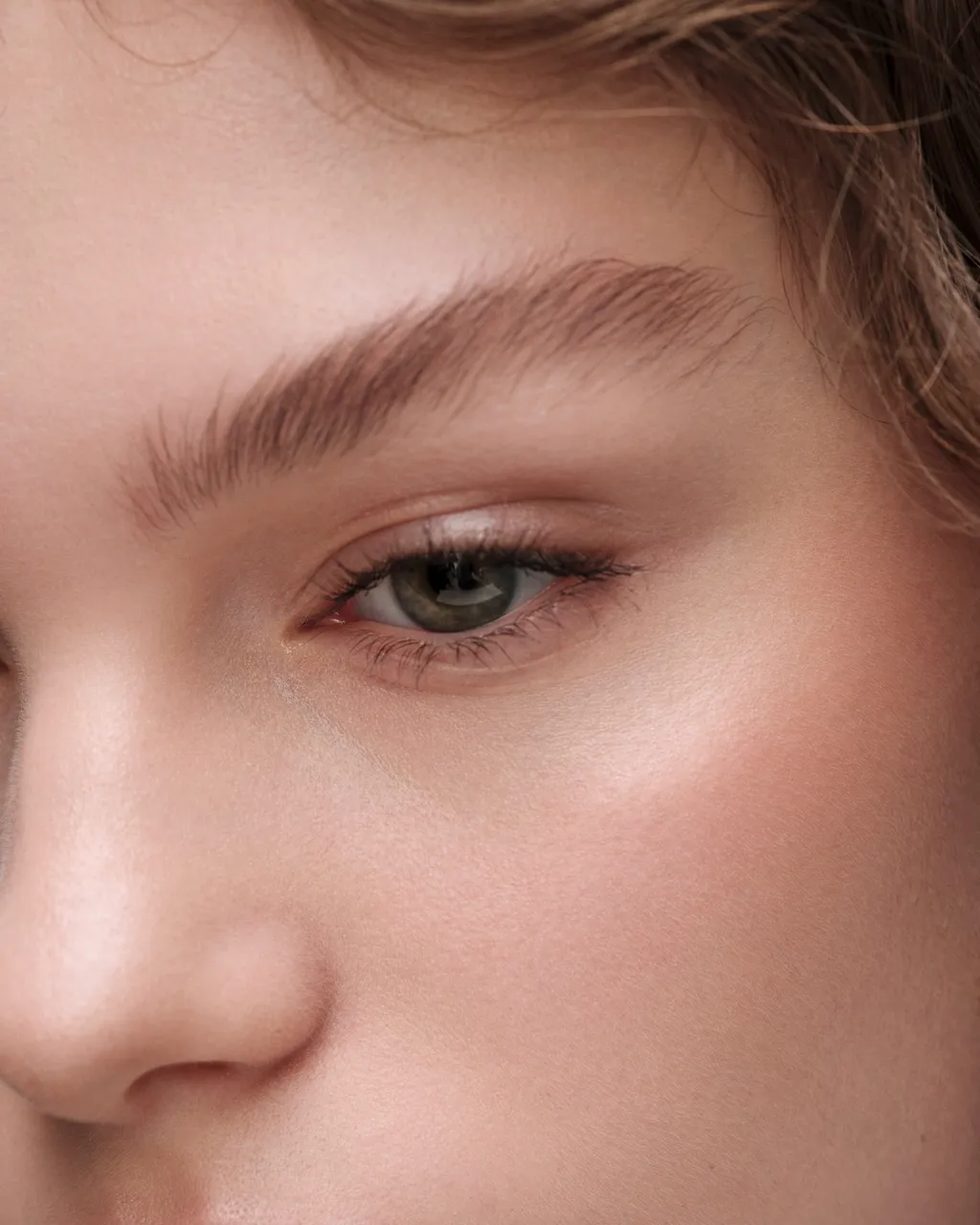 Prada Light Glowing Powder