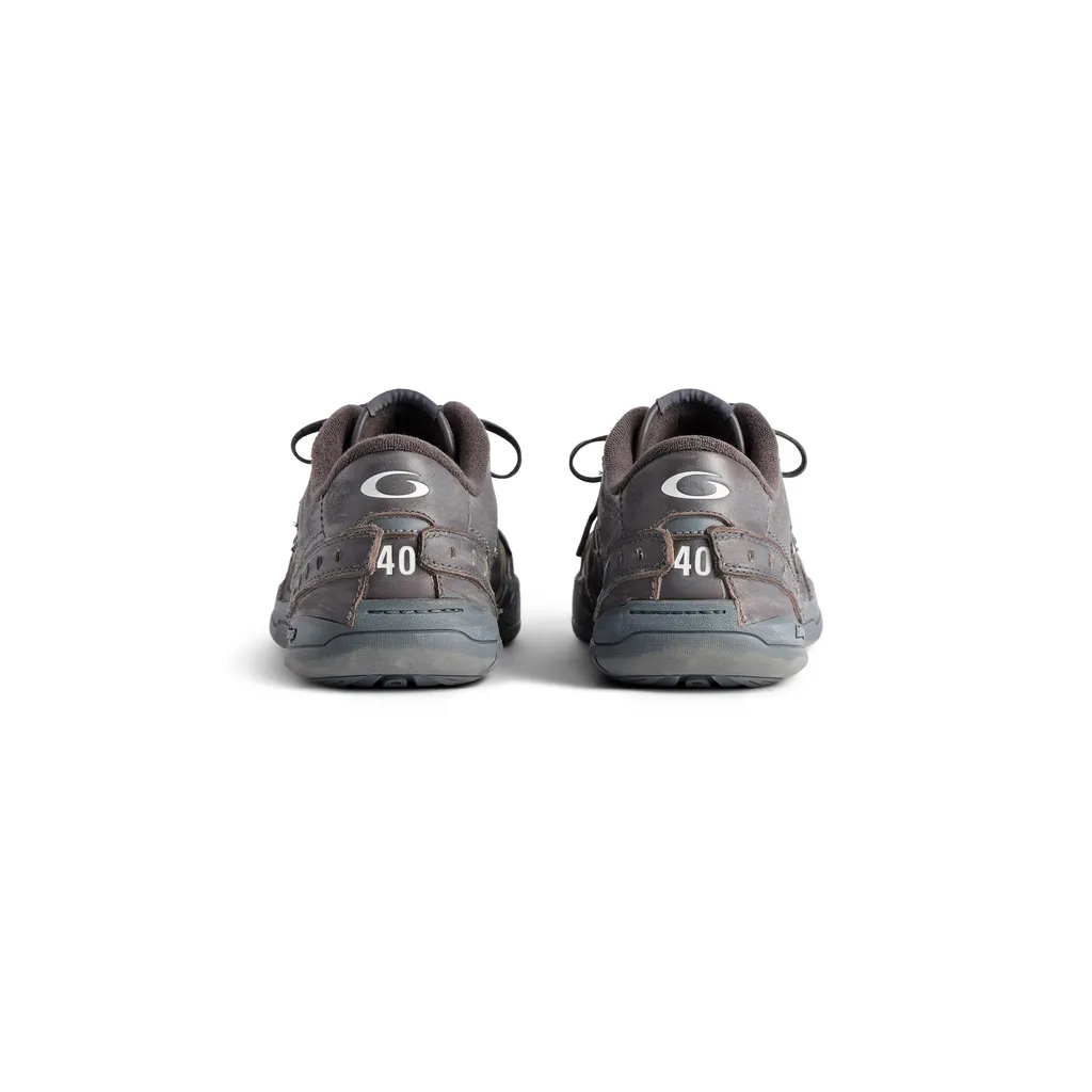 Hamptons Worn-Out Sneaker