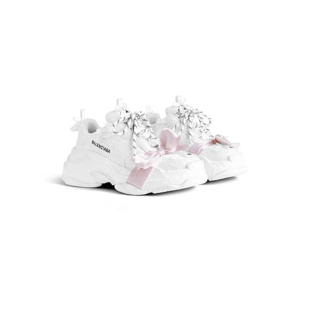 Triple S Lace Sneaker