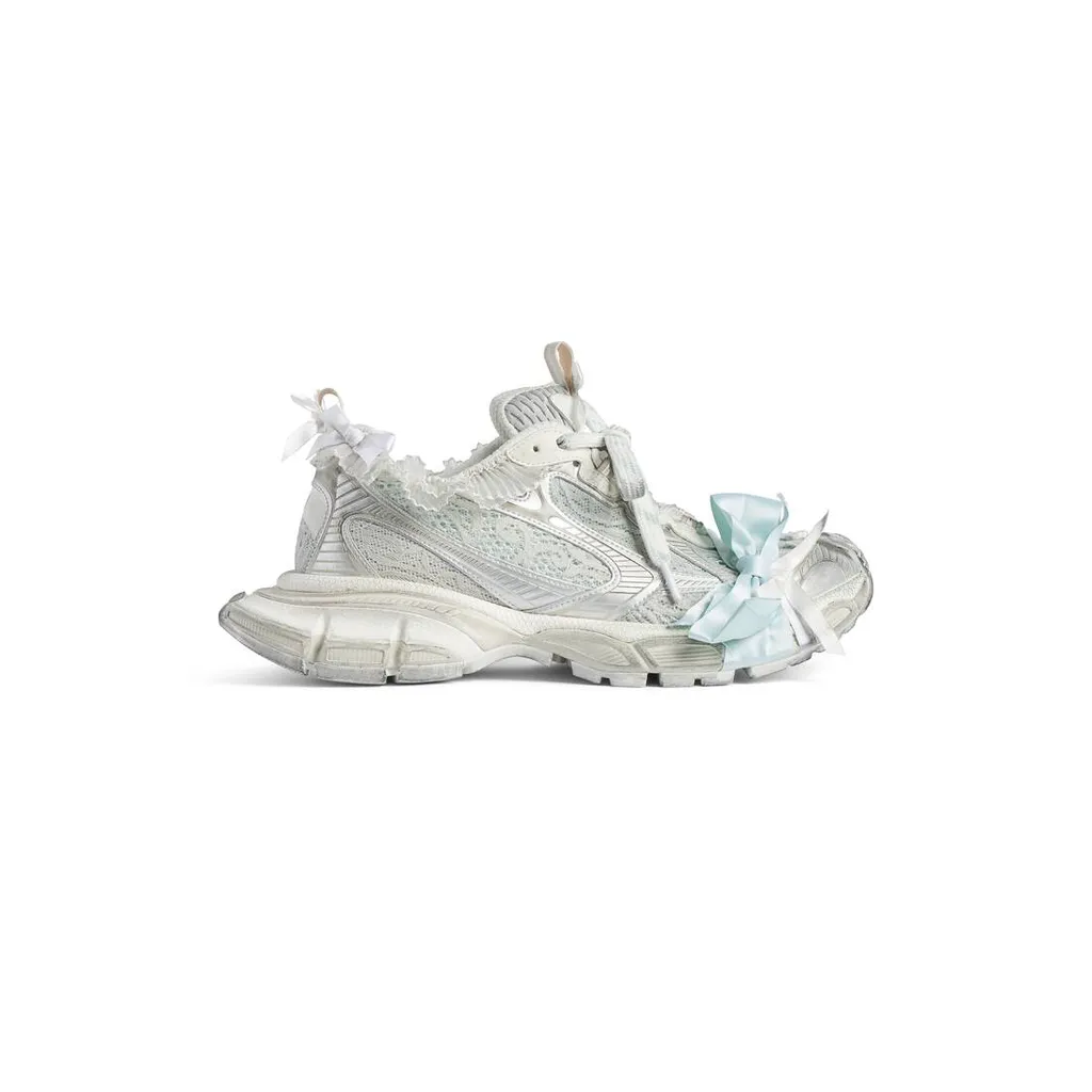 3Xl Lace Sneaker
