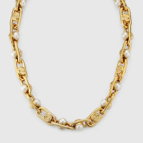 Necklace With Mobile Pearls