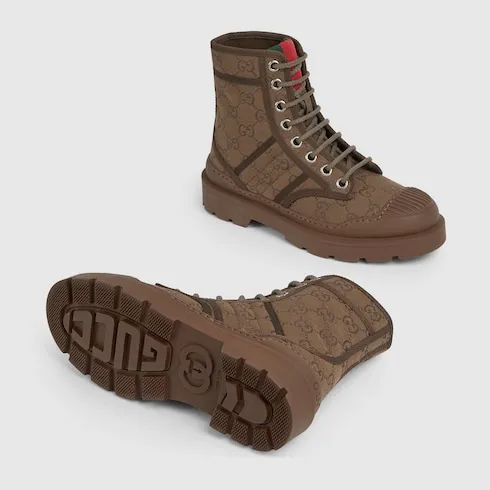 Boot With Web