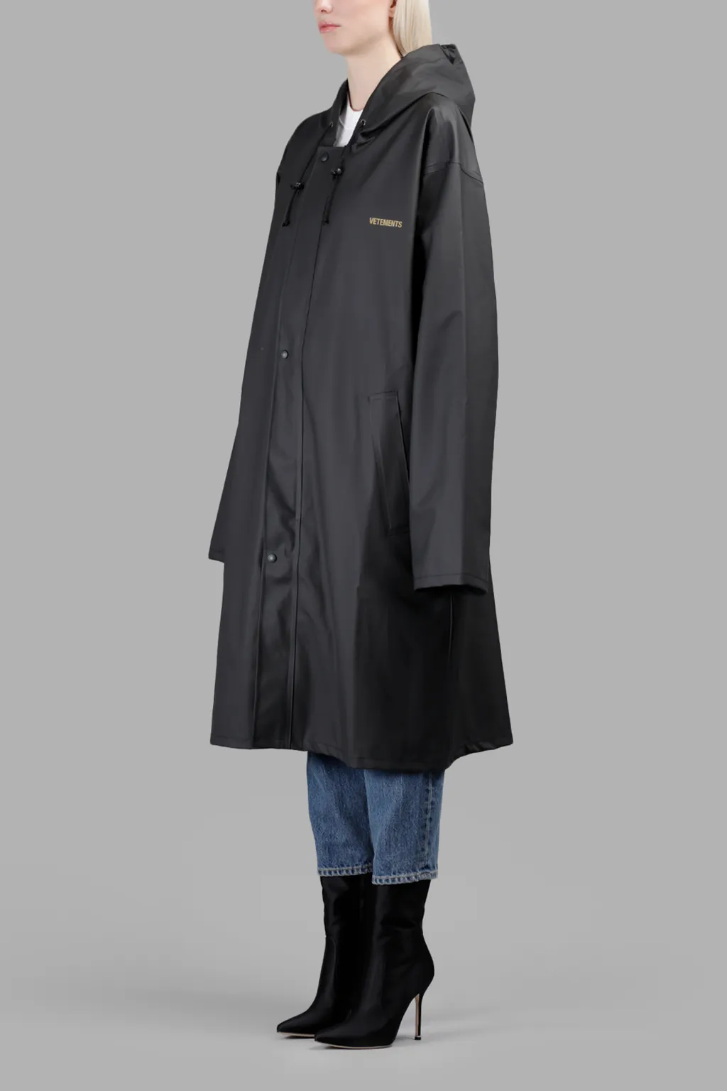 Logo Raincoat