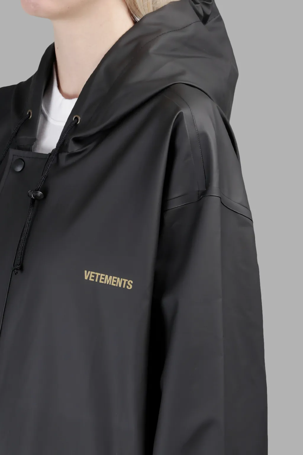 Logo Raincoat