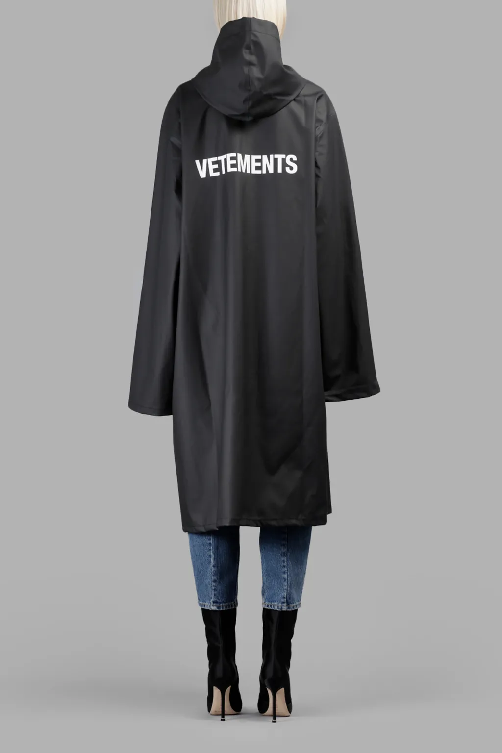 Logo Raincoat