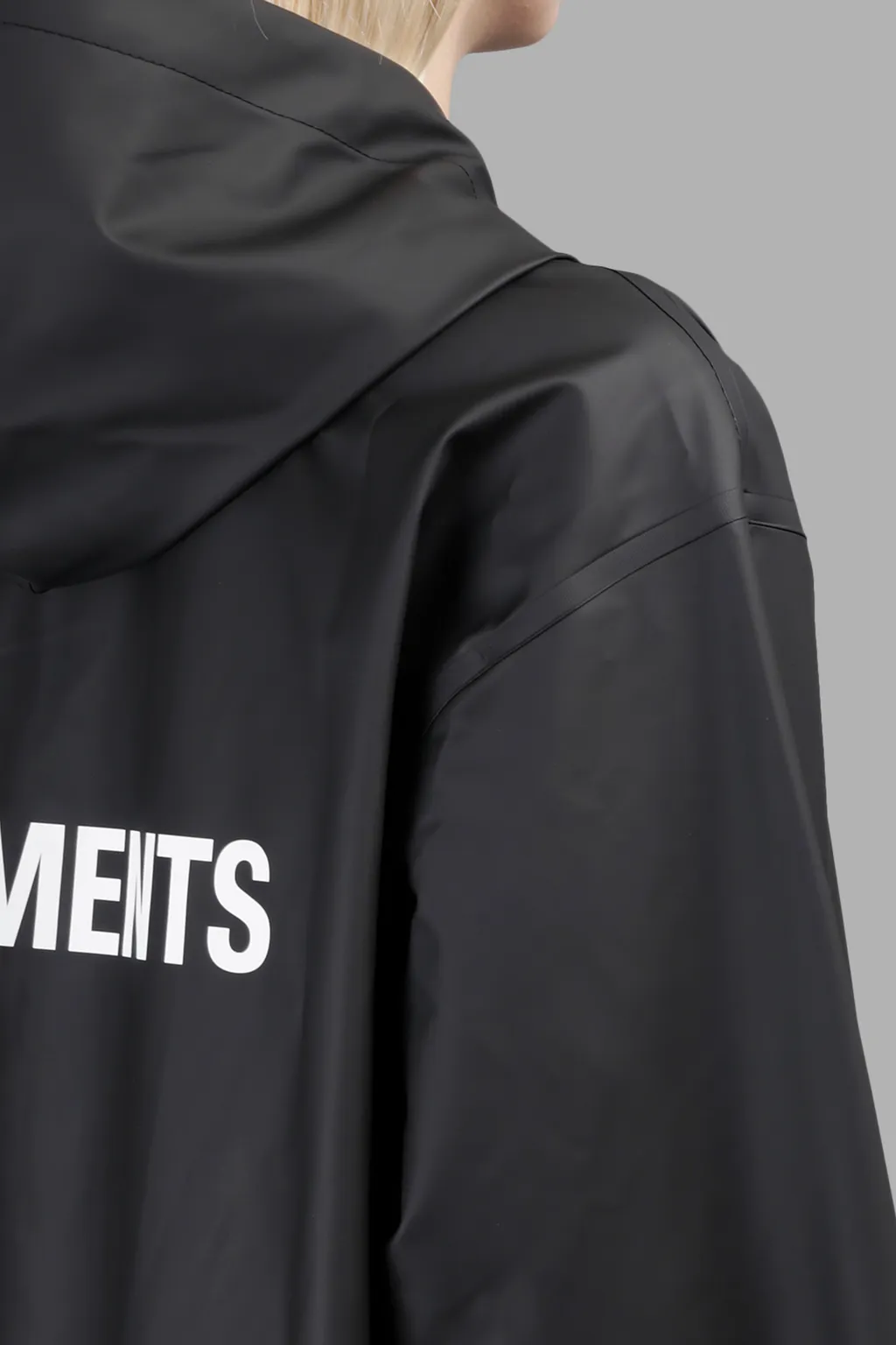 Logo Raincoat