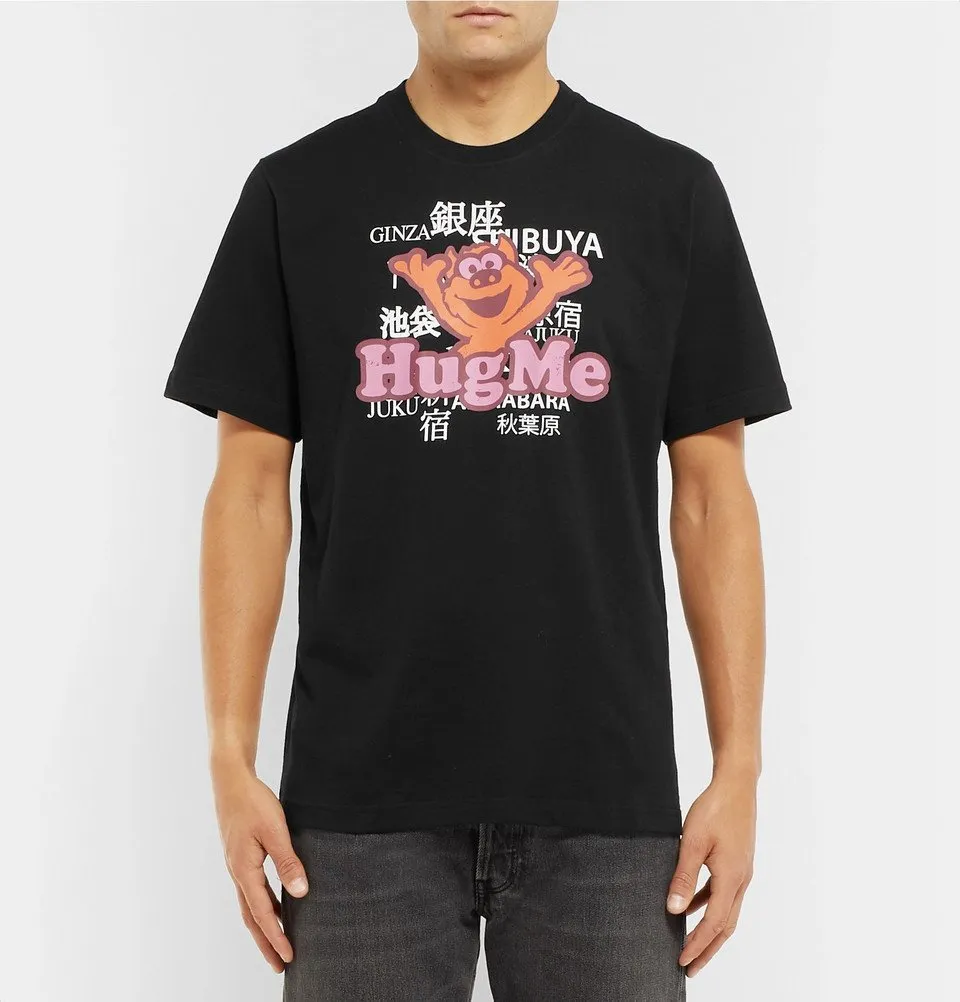 Hug Me Graphic T-Shirt
