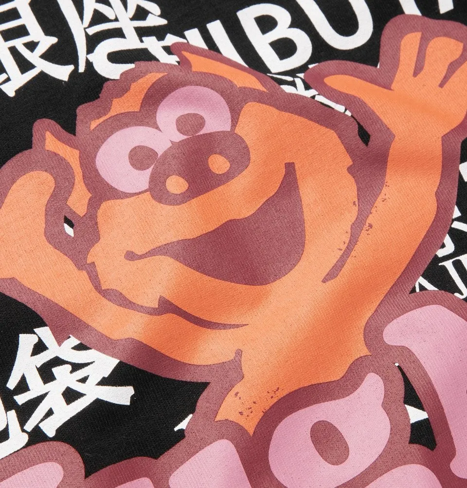Hug Me Graphic T-Shirt