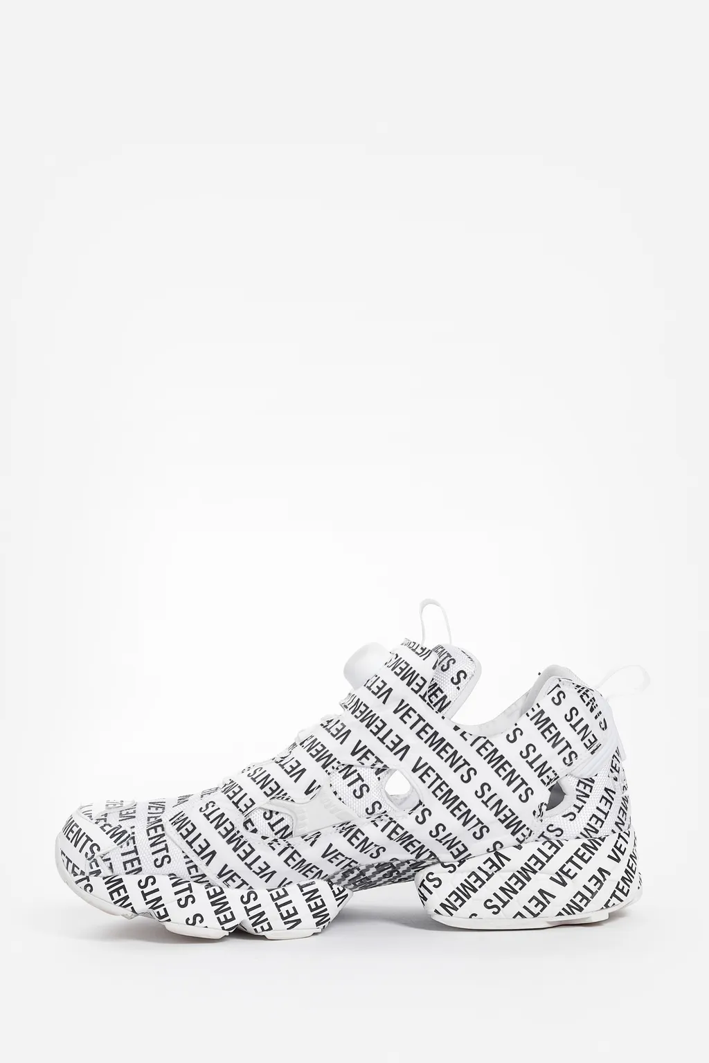 Instapump Logo Sneakers