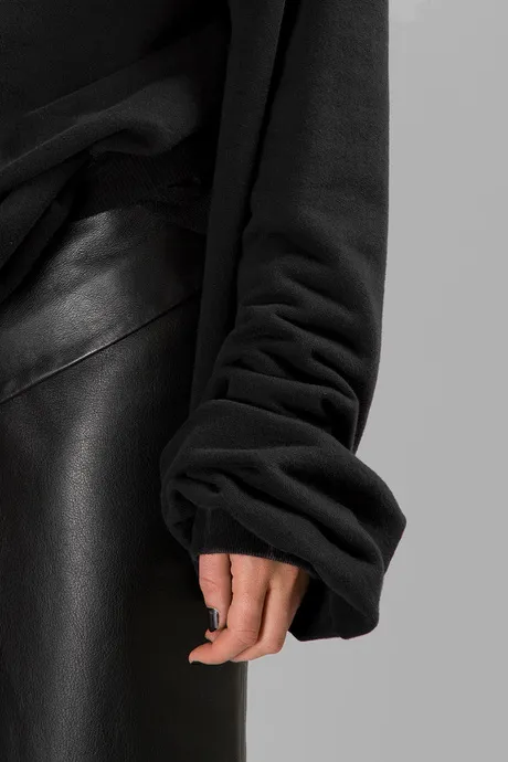 Black Oversized Sweatshirt