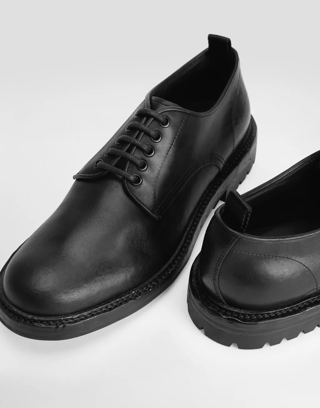 Round Toe Derby Shoes