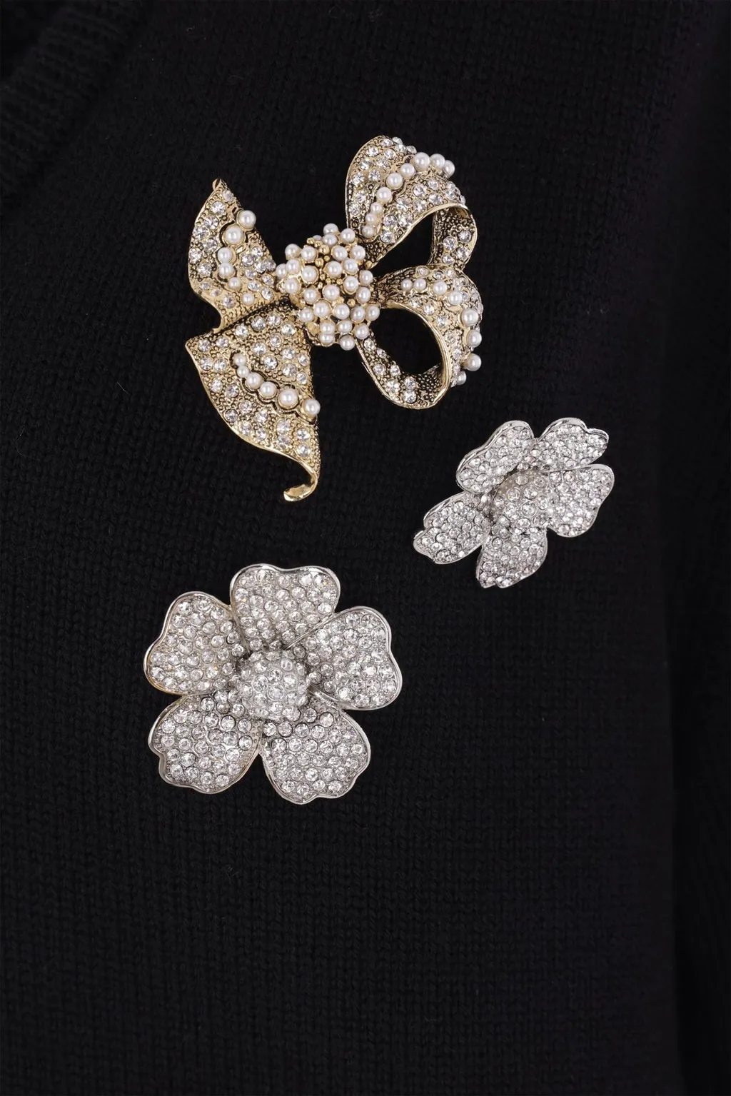 Embellished V-Neck Knitted Pullover