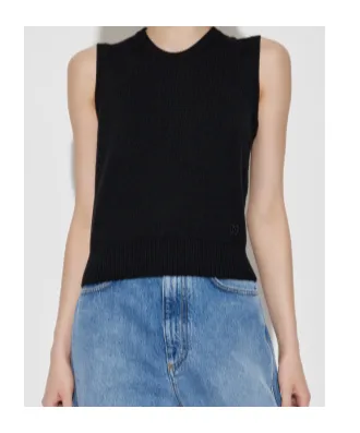 Sleeveless Round-Neck Top