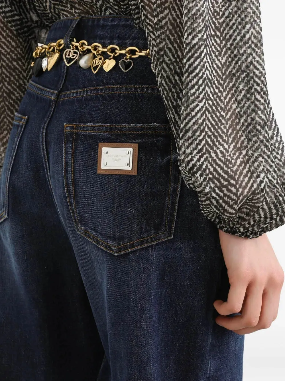 Logo Plaque Boyfriend Jeans