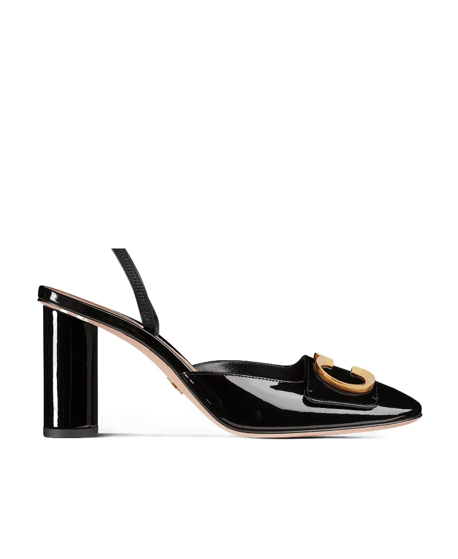 Logo Plaque Round Toe Pumps