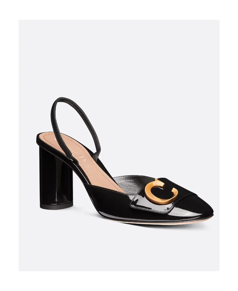Logo Plaque Round Toe Pumps
