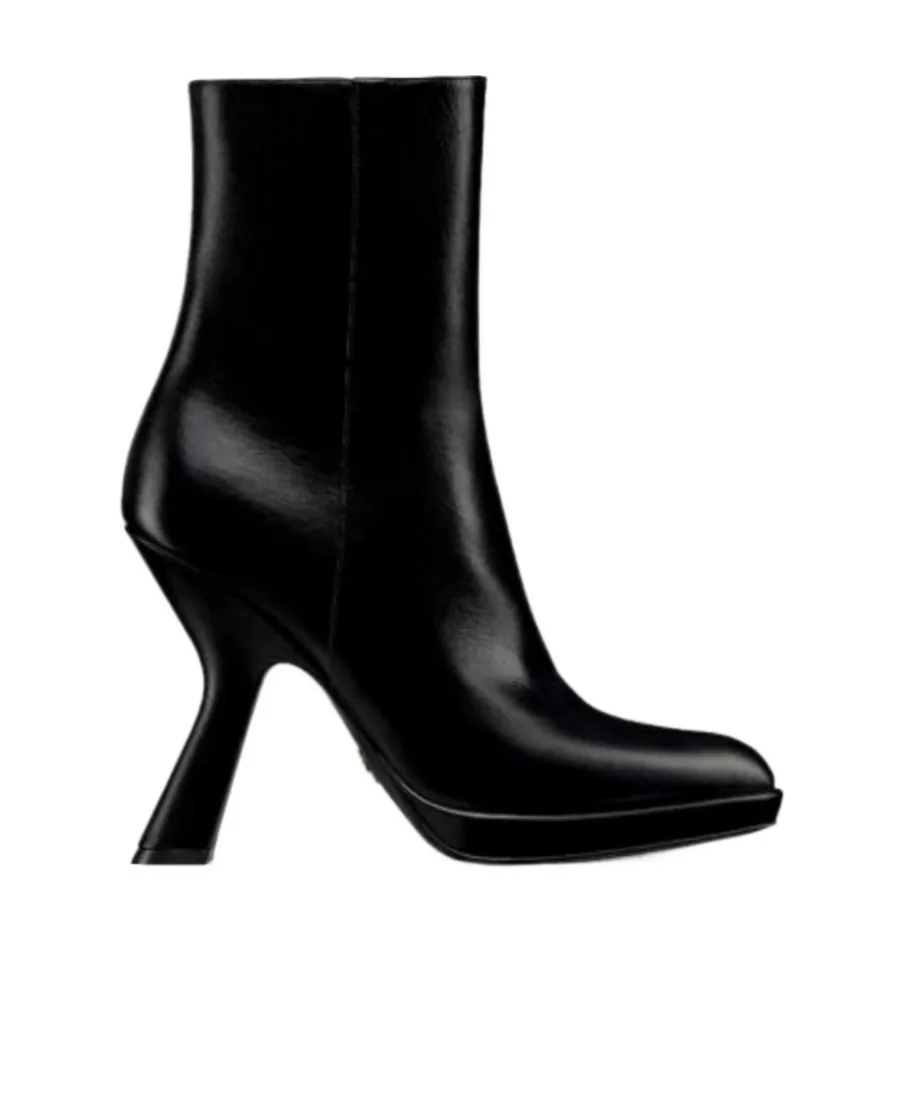 Pointed Toe Zip-Up Boots