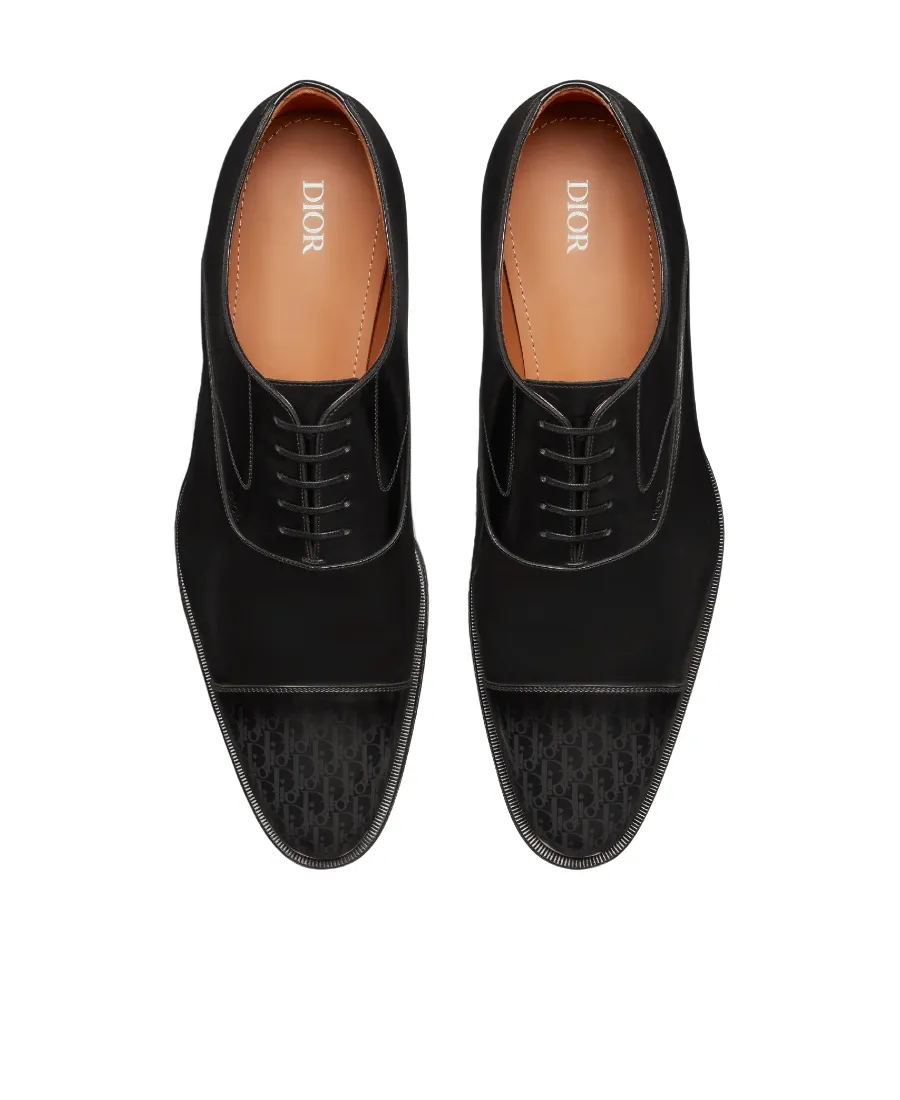 Timeless Oxford Shoe