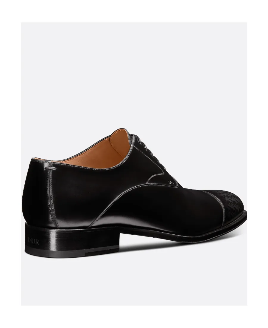 Timeless Oxford Shoe