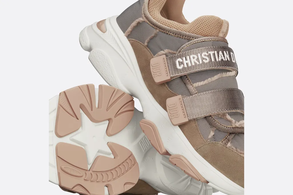 D-Wander Sneakers