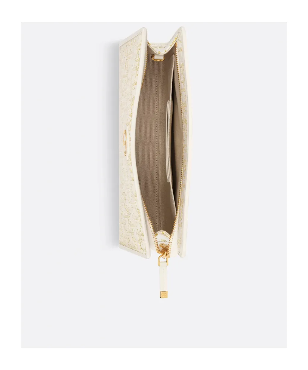 30 Montaigne Dea Pouch