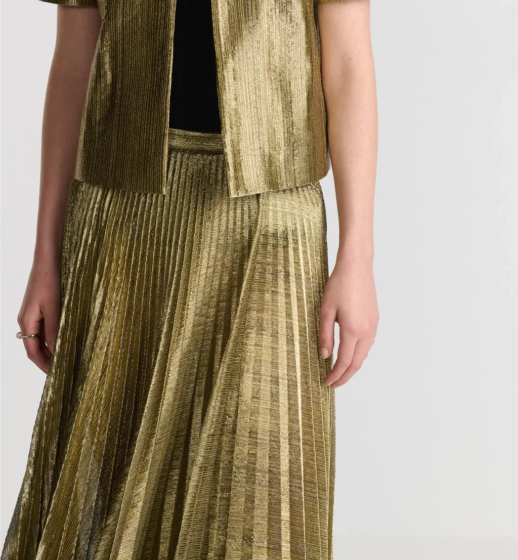 Or Mid-Length Pleated Skirt