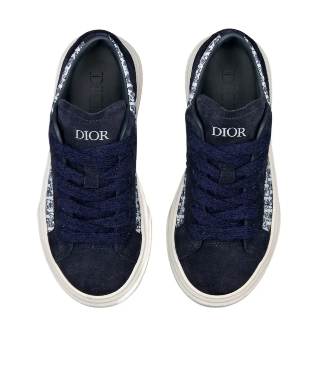 B33 Low-Top Sneaker