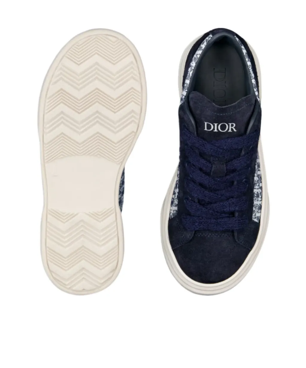 B33 Low-Top Sneaker