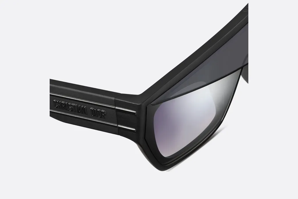 Mask-Frame Sunglasses