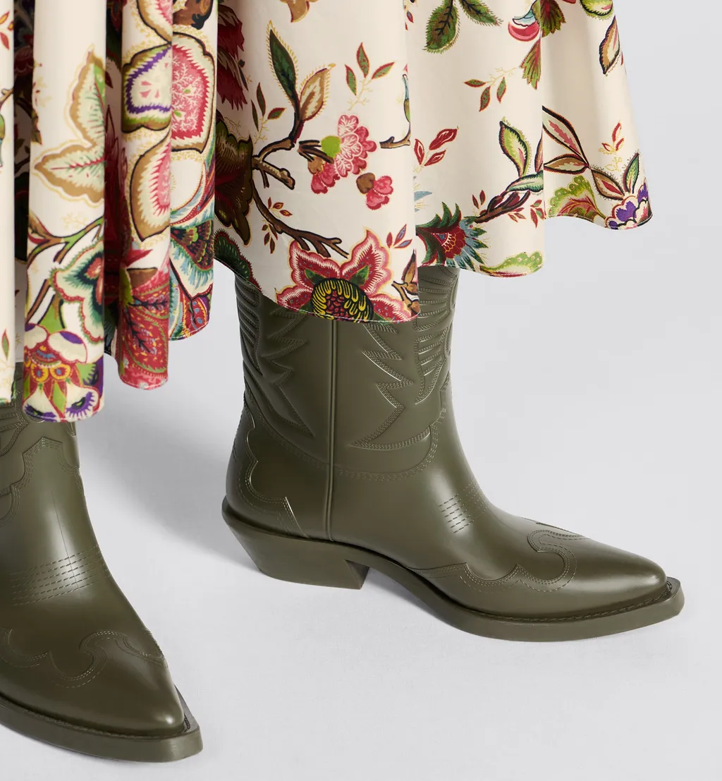 Wind Heeled Boot