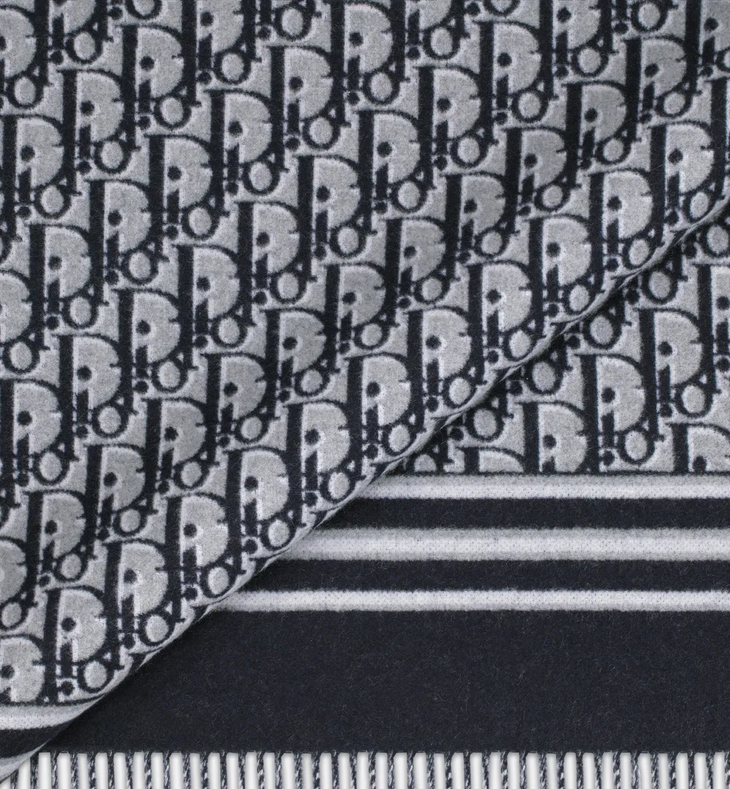Oblique Blanket