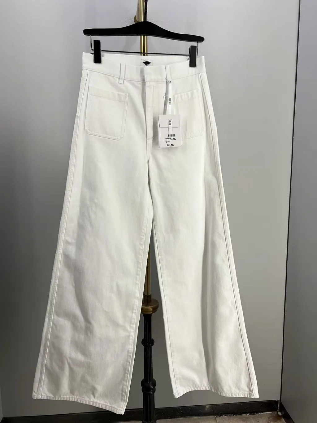 Straight Jeans