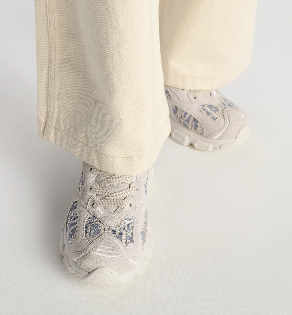 Vibe Sneaker