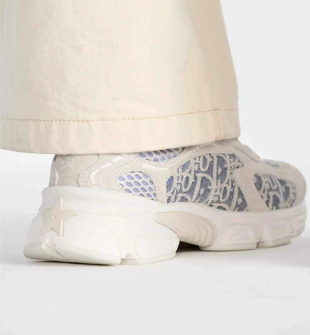 Vibe Sneaker