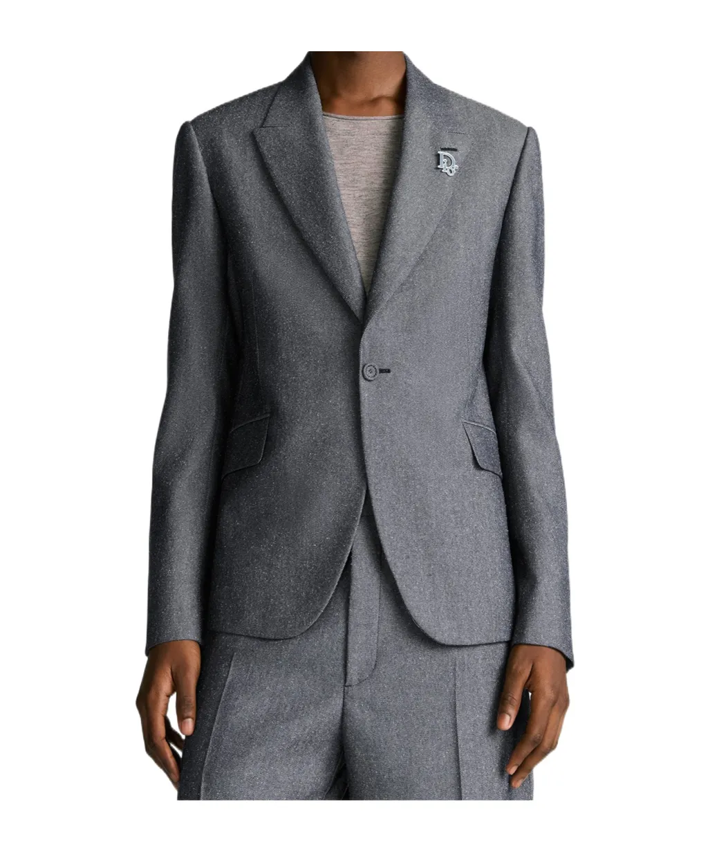 Jacket With Rounded Closure