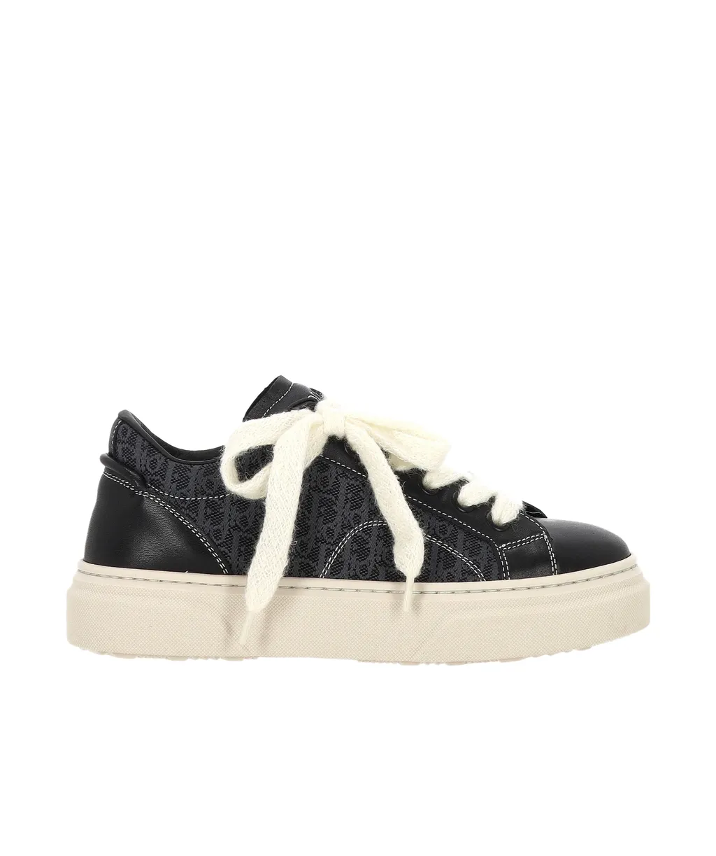 Round Head Flat Sneakers