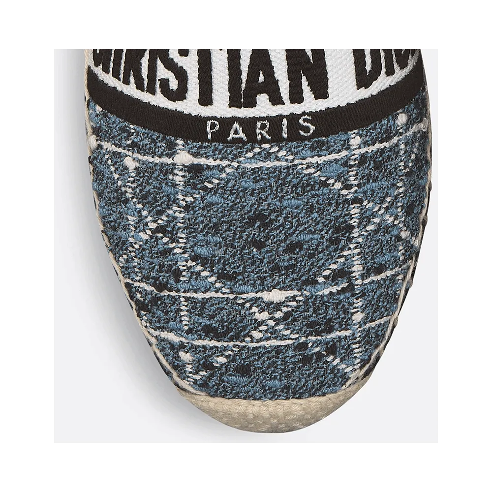 Round-Head Straw Shoes