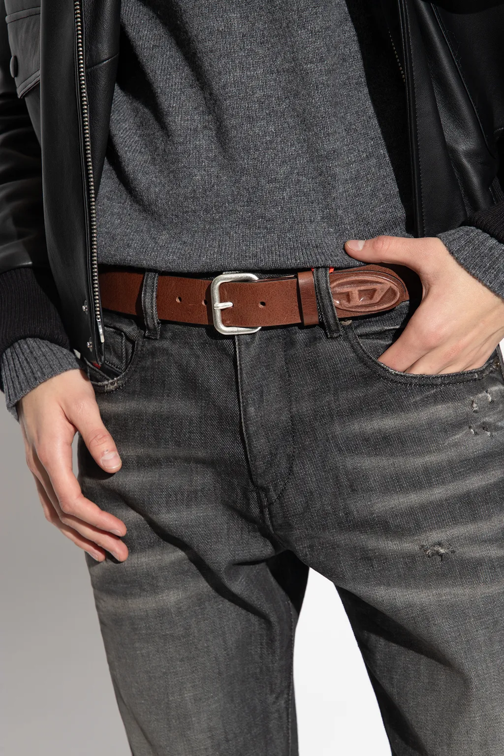 Oval-D Logo-Plaque Leather Belt