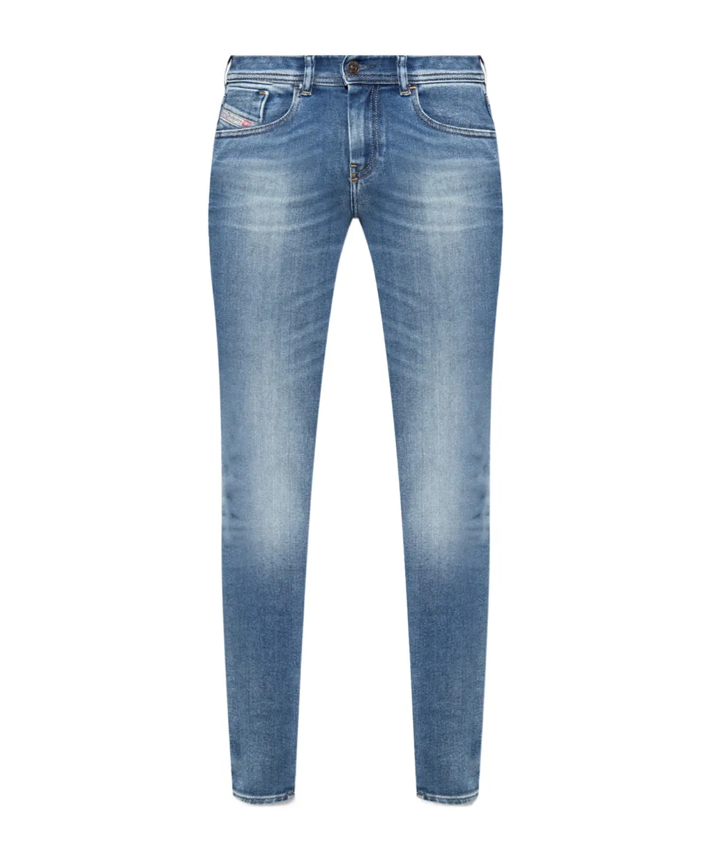 Belt-Loop Jeans