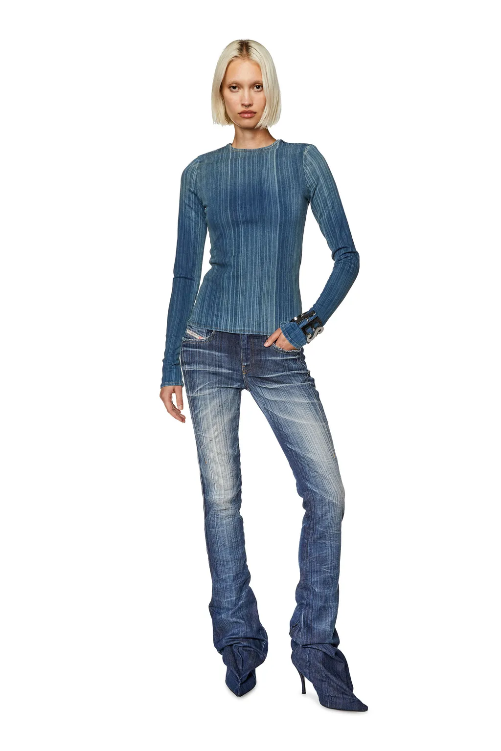 Heeled Low-Rise Bootcut Distressed Jeans