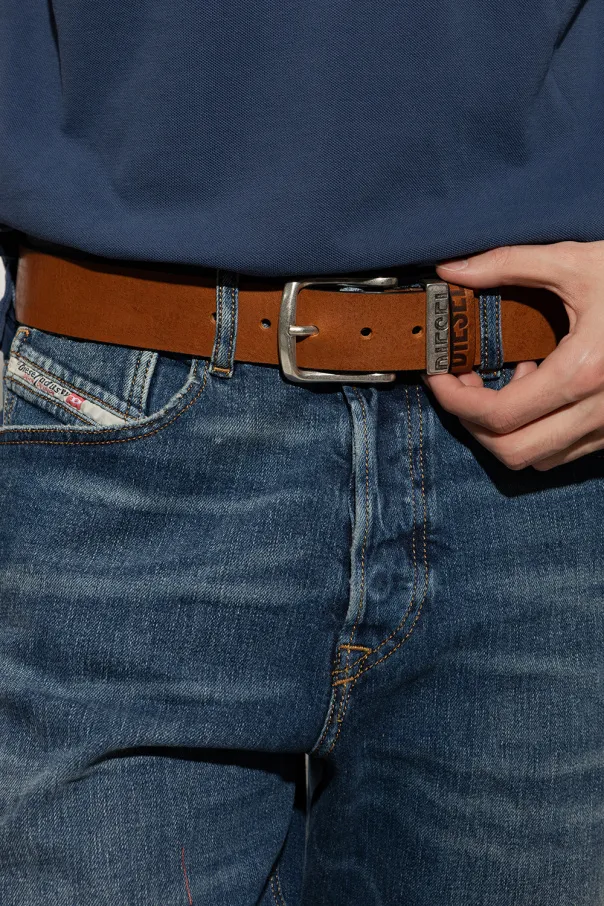 Logo B Visible Belt