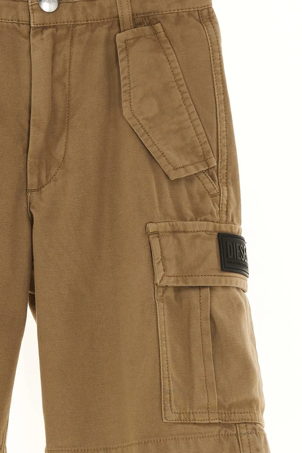 Logo-Patch Straight-Leg Cargo Shorts