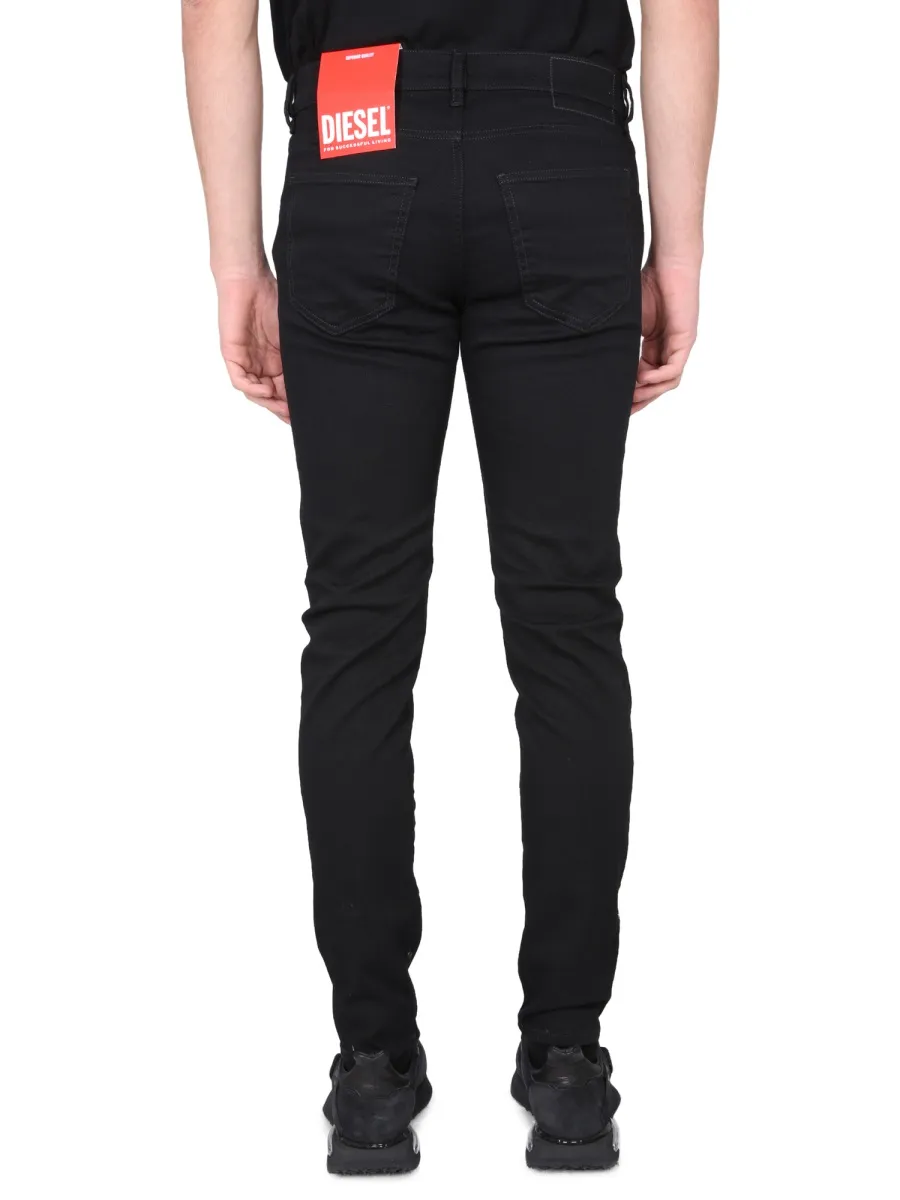 D-Strukt Straight-Leg Slim-Cut Jeans